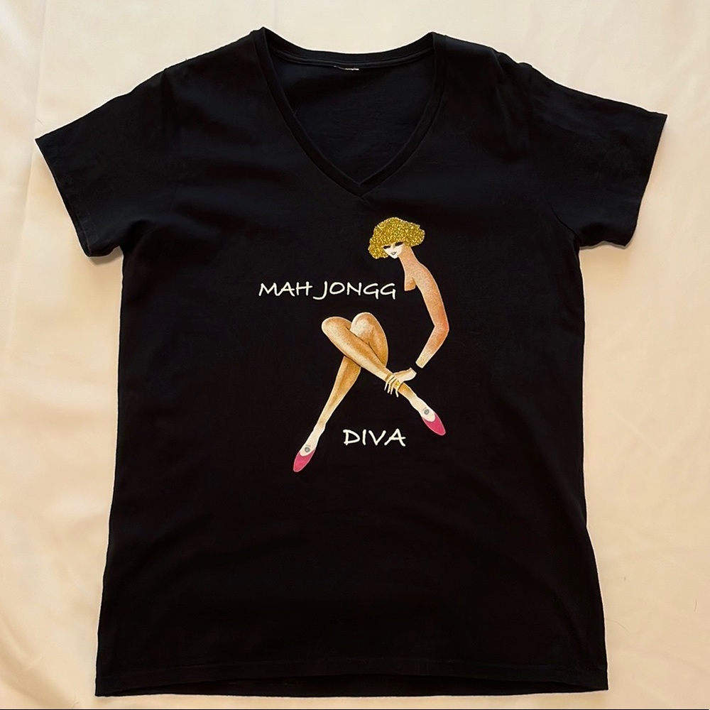 EUC Mah Jong Diva Short Sleeve V-Neck Tee Size Large